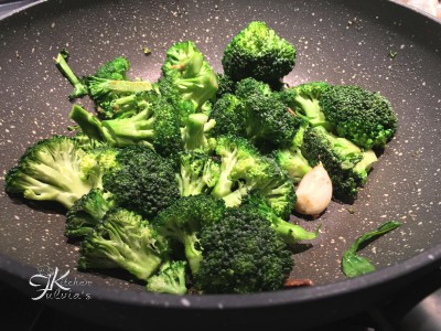Torta salata salmone e broccoli