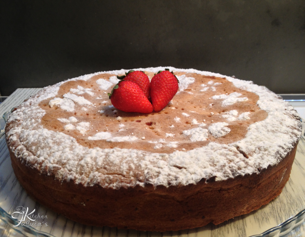 Crostata con frolla alle fragole, crema pasticcera e ...