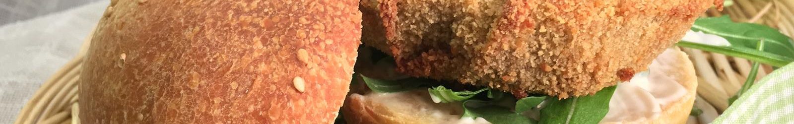 Burger con scamorza affumicata, cannellini e carciofi – videoricetta